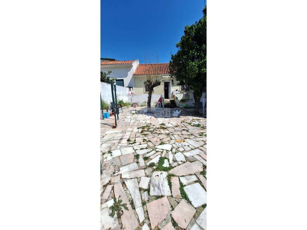 Moradia T2+1 com logradouro - Grande imagem: 5/23