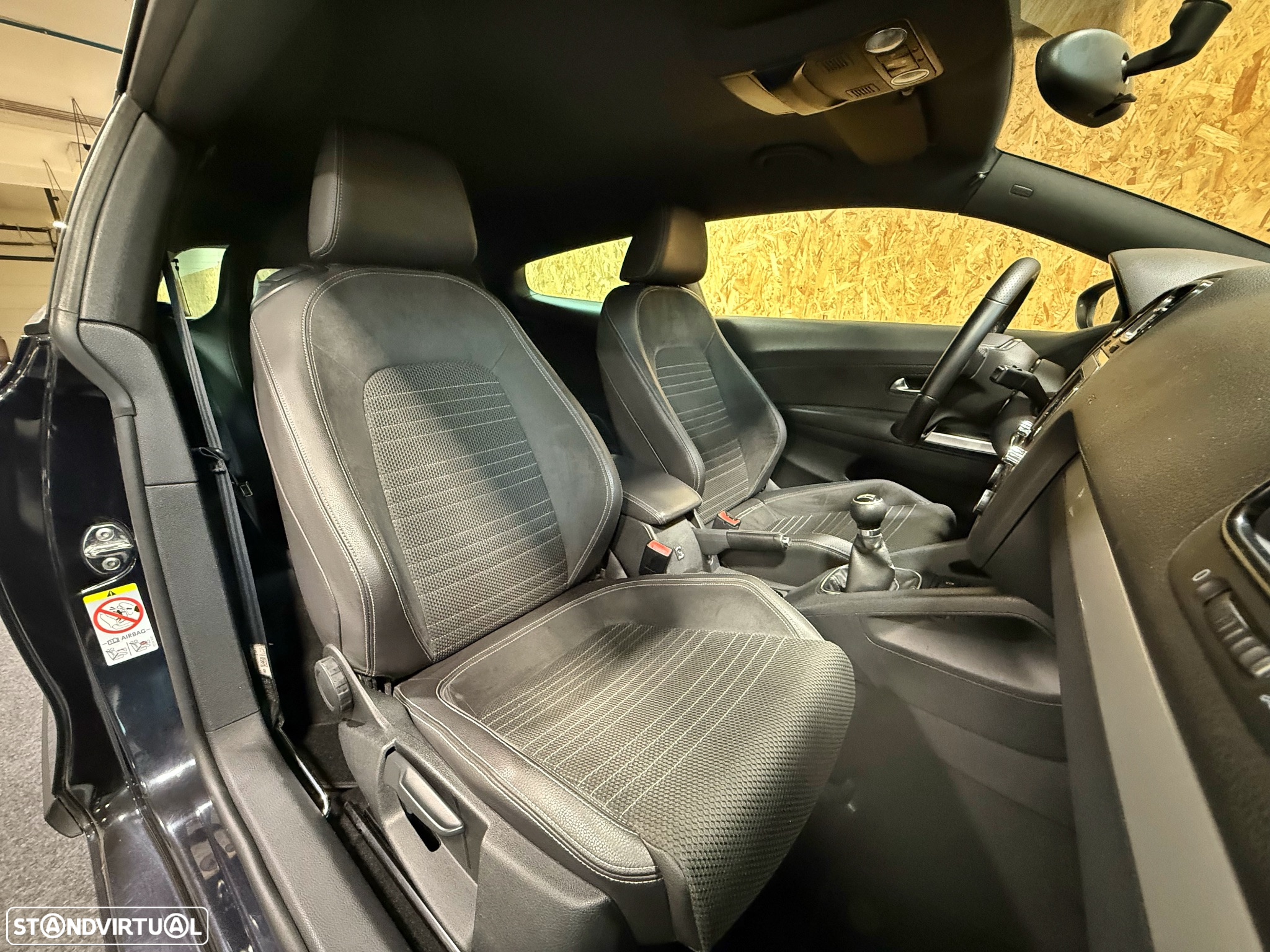 VW Scirocco 2.0 TDI Sport - 24
