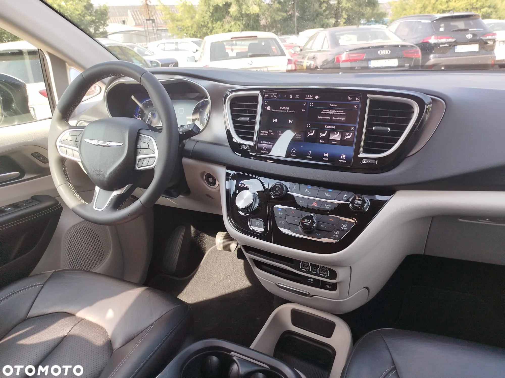 Chrysler Pacifica - 4