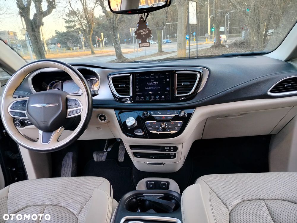 Chrysler Pacifica - 19