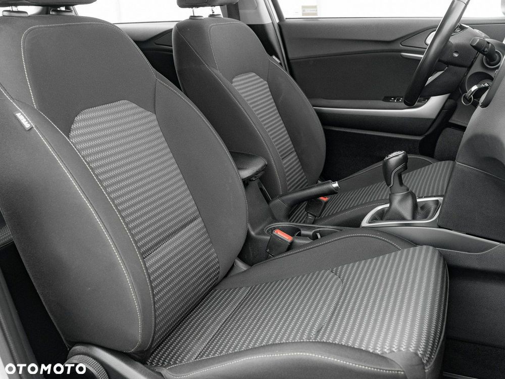 Kia Ceed 1.5 T-GDI M - 34