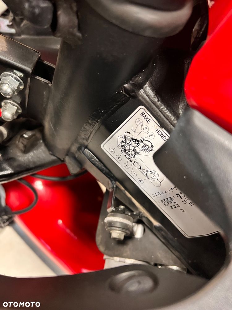 Honda CBR - 27