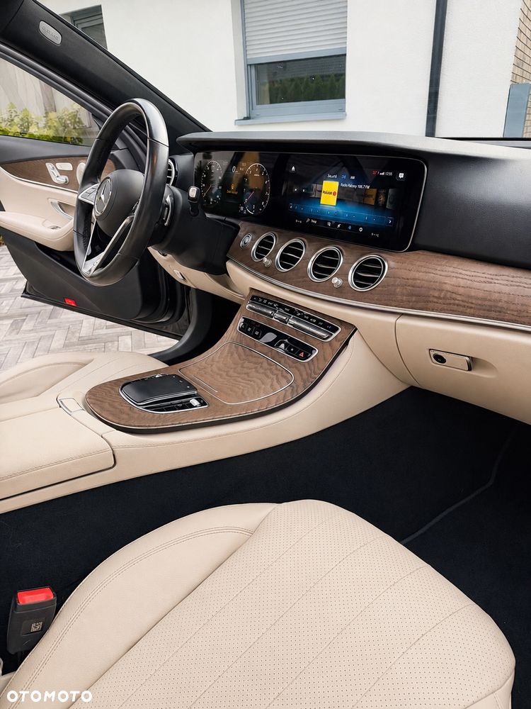 Mercedes-Benz Klasa E 350 9G-TRONIC AMG Line - 23