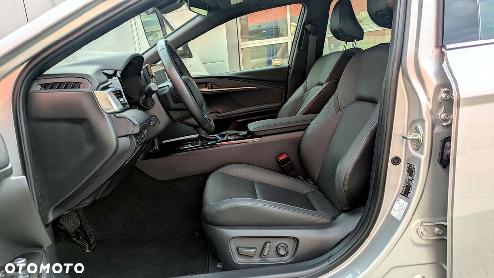 Toyota Camry 2.5 Hybrid Dynamic Force Executive e-CVT - 10