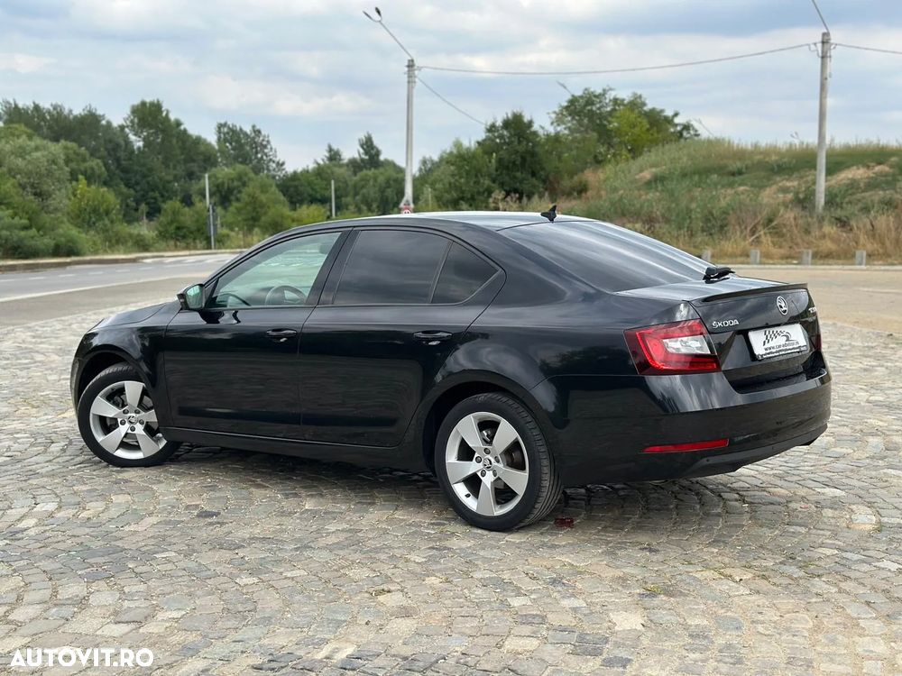 Skoda Octavia 2.0 TDI ELEGANCE DSG - 5