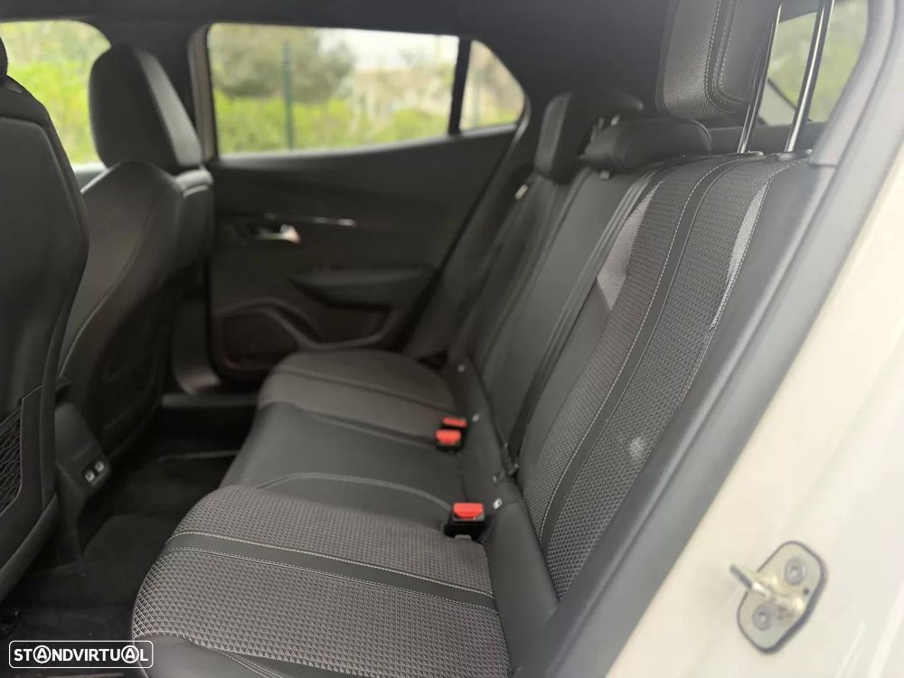 Peugeot 2008 1.2 PureTech GT Line - 12