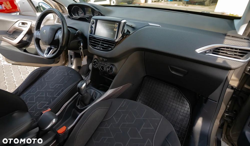 Peugeot 2008 BlueHDi 100 STOP & START Style - 33