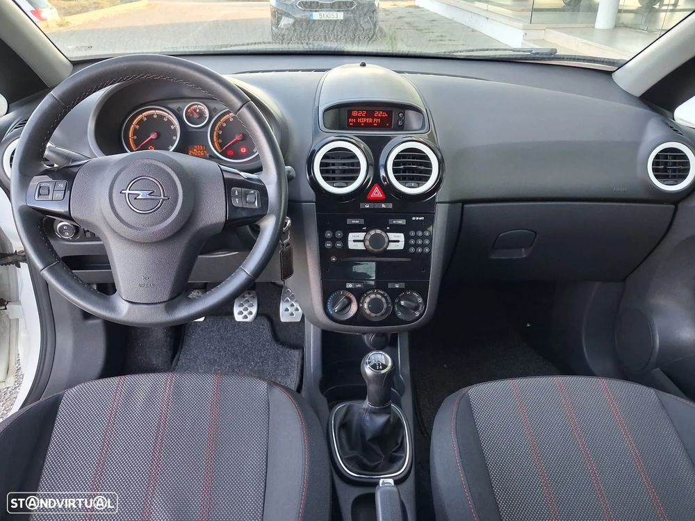 Opel Corsa 1.2 Black Edition - 10