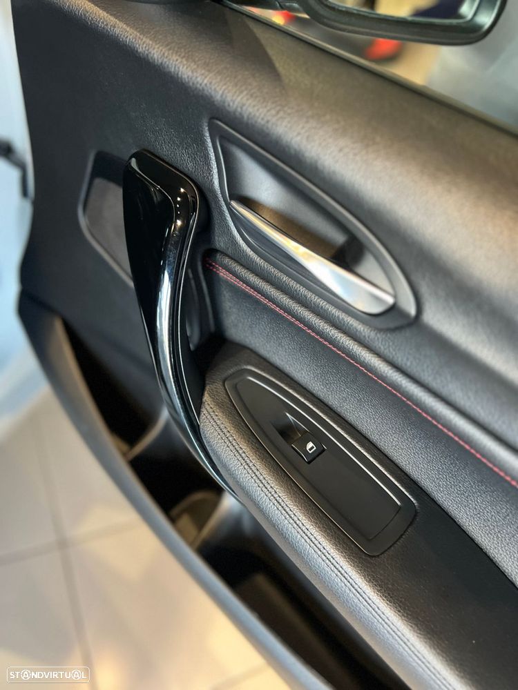BMW 118 i Line Sport Auto - 41