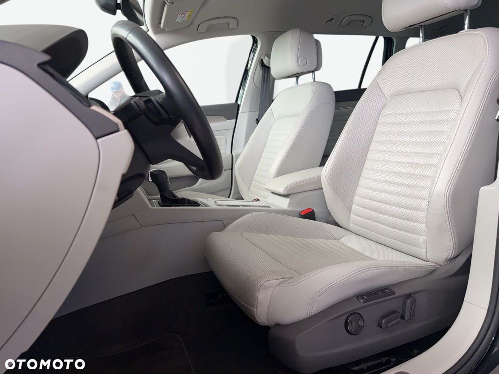 Volkswagen Passat Variant - 10