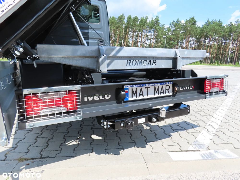 Iveco DAILY 35C16 Doka Dubel Brygadowy MIXTO 6-Cio Os.+755 Kg Ład. Wywrotka Kiper Wywrot x 3 str. 3100 mm Długość + Stelaż i Plandeka 2100 mm Wysokość Renomowanej Firmy RomCar Rozstaw Osi 3750 mm Blokada Tylnego Mostu WZMACNIANY HAK 3500 Kg 55 Tys Km Przeb. Stan Auta JAK NOWY POLECAM - 23