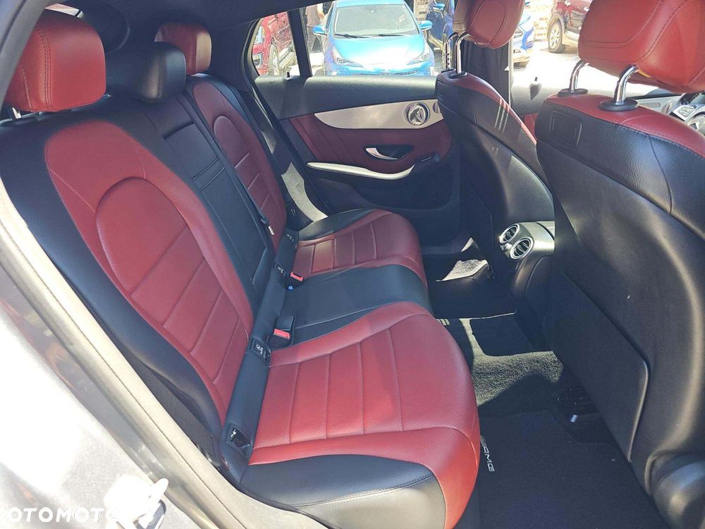 Mercedes-Benz GLC 300 4Matic 9G-TRONIC AMG Line - 6
