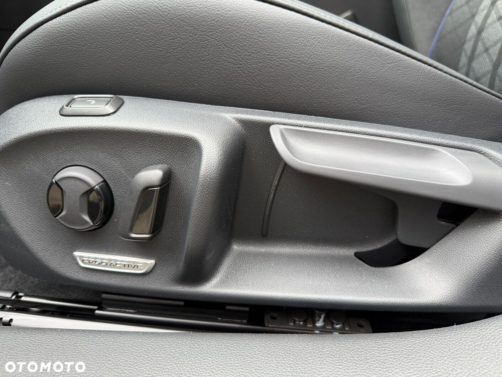 Volkswagen Passat Variant 1.5 TSI eHybrid PHEV 200kW R-Line Plus DSG - 12