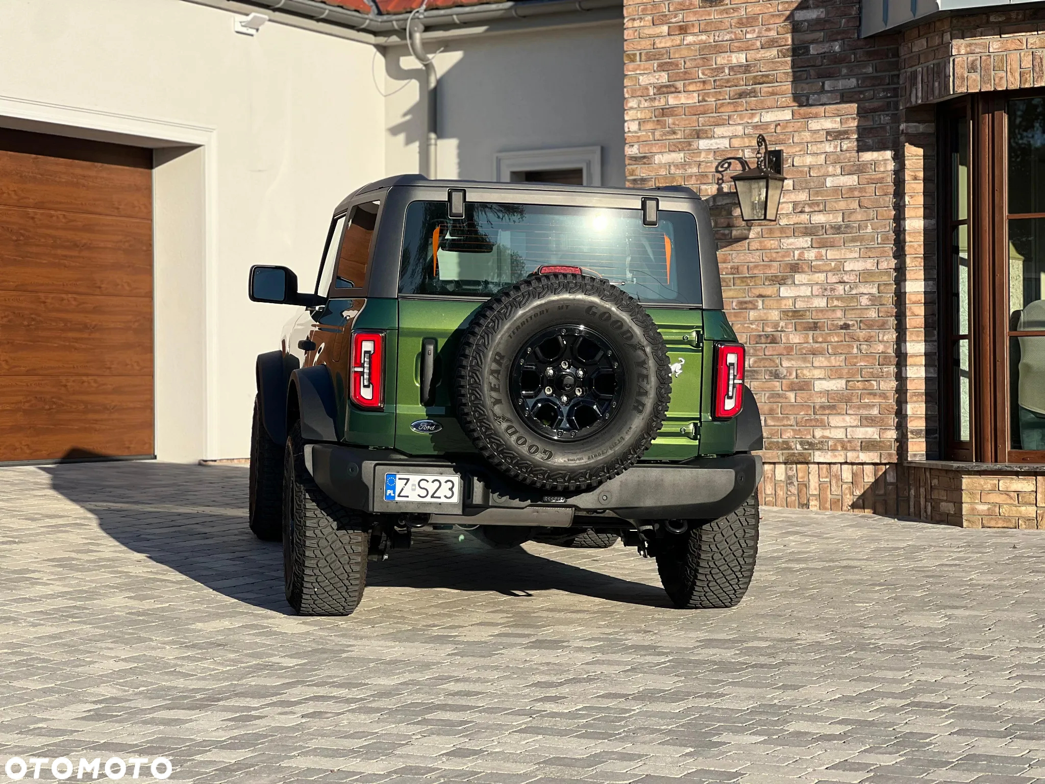 Ford Bronco - 8