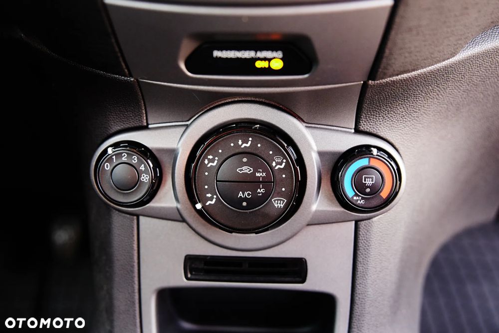 Ford Fiesta 1.25 Ambiente - 29