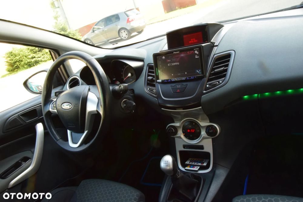 Ford Fiesta 1.6 Ti-VCT Sport - 23