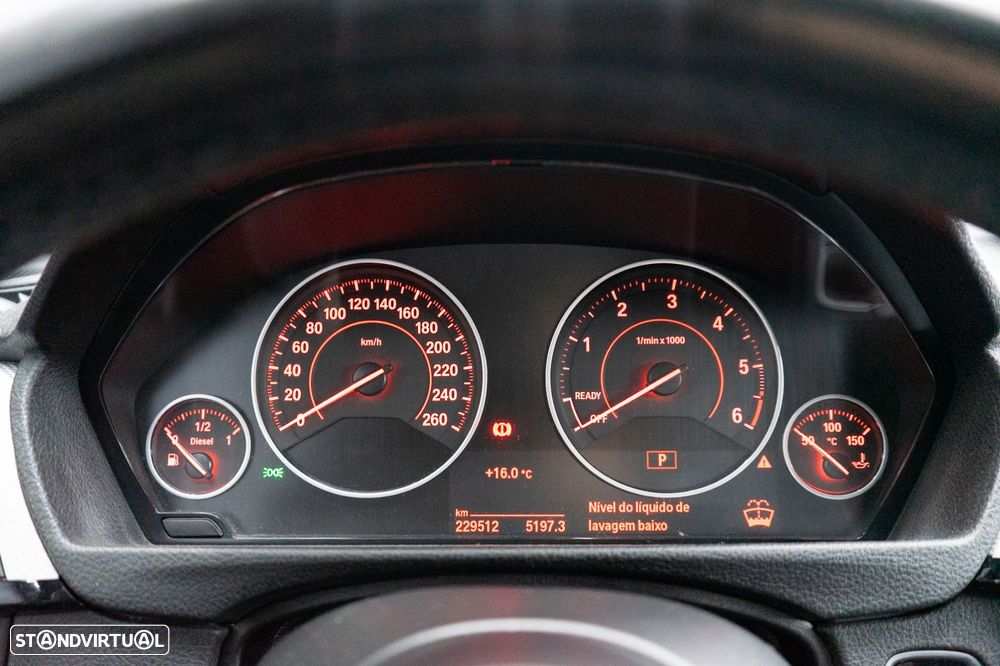 BMW 320 d Touring Auto Pack M - 42