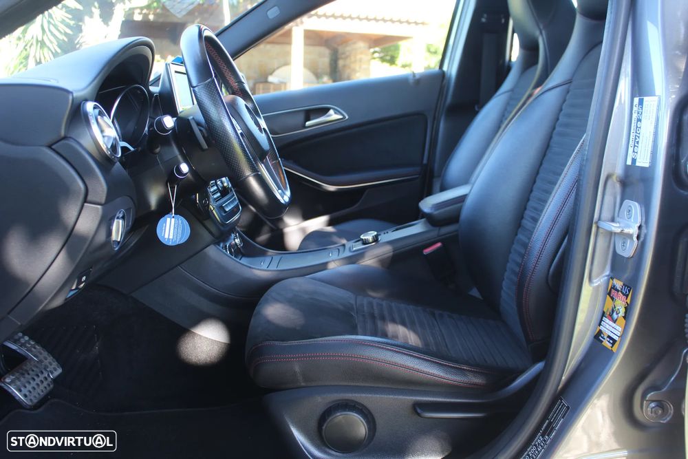 Mercedes-Benz GLA 220 CDi AMG Line 4-Matic - 12