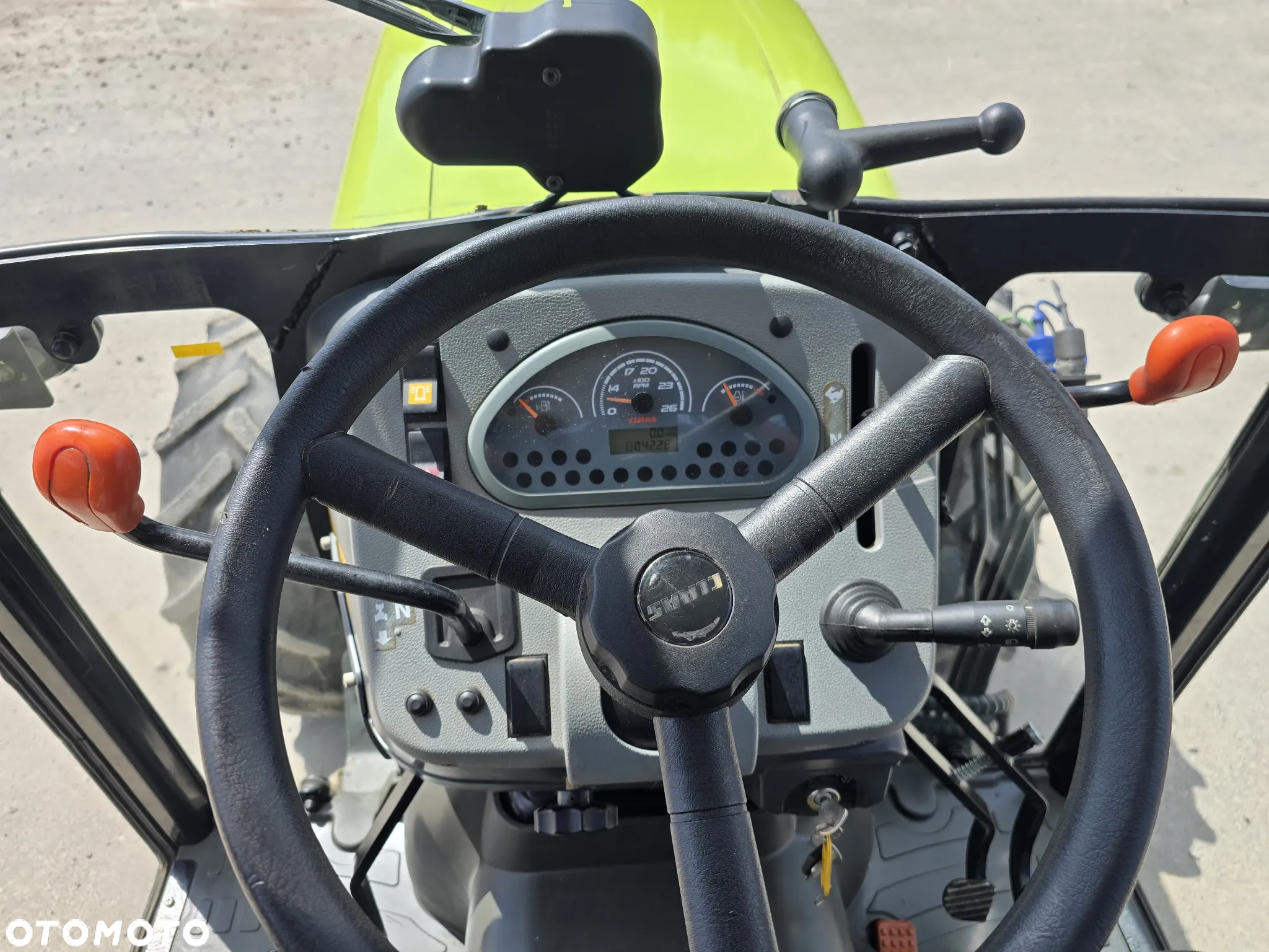 Claas Nexos 230F - 10