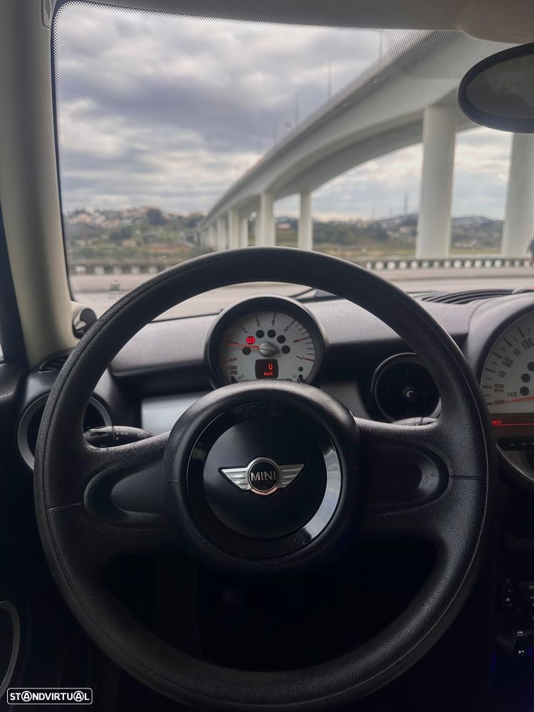MINI 3 Portas Cooper D - 7