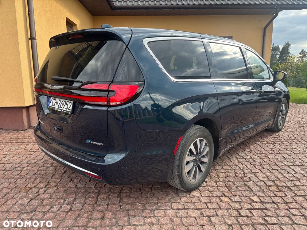 Chrysler Pacifica - 4