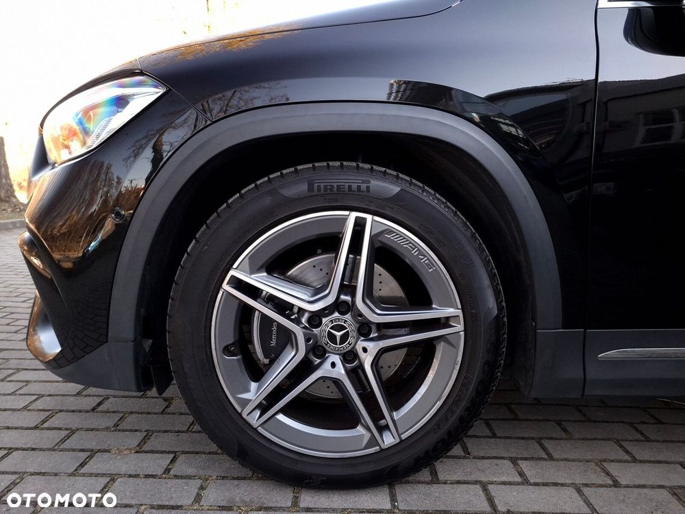 Mercedes-Benz GLA - 10