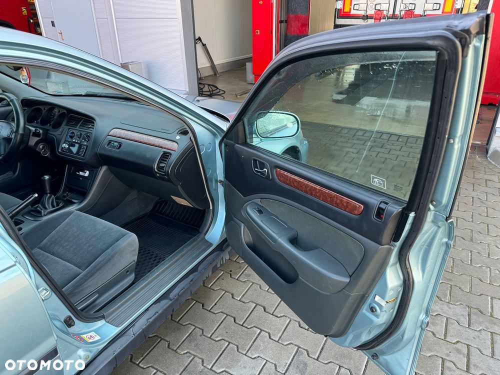 Honda Accord 1.8i LS - 6