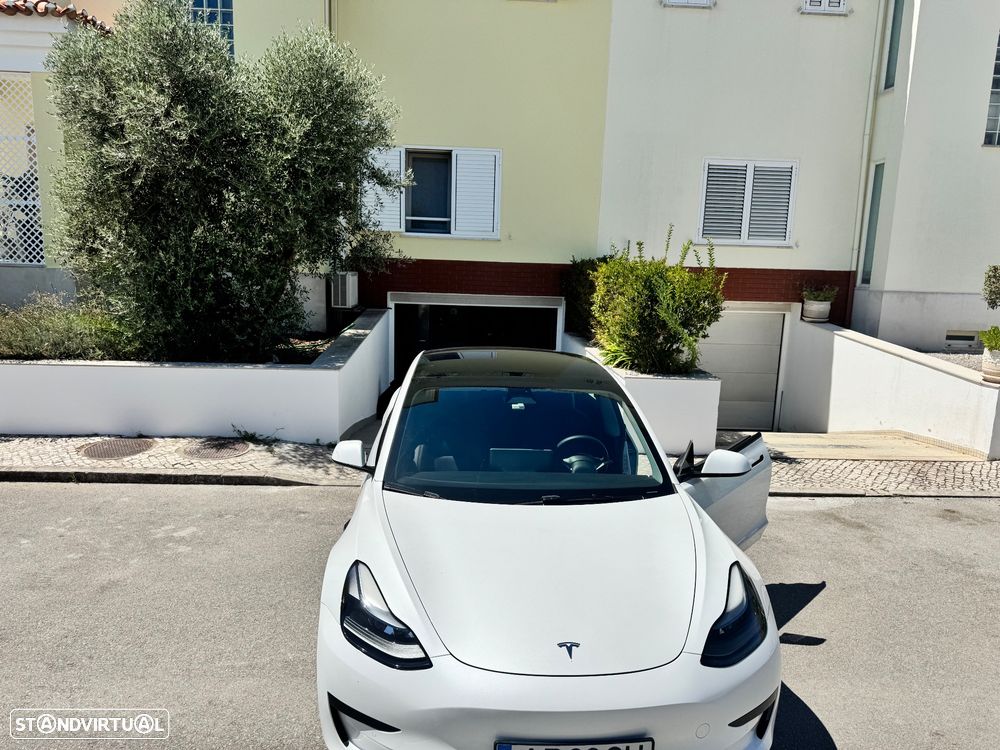 Tesla Model 3 - 1