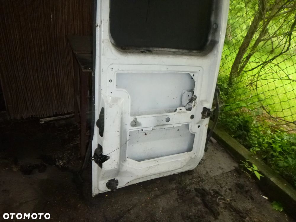 DRZWI TYLNE LEWE RENAULT MASTER III NISSAN  NV400  WYSOKIE Z SZYBĄ - 7