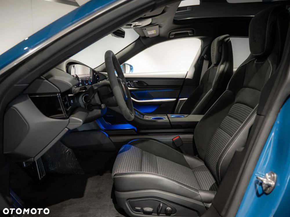 Porsche Taycan - 21