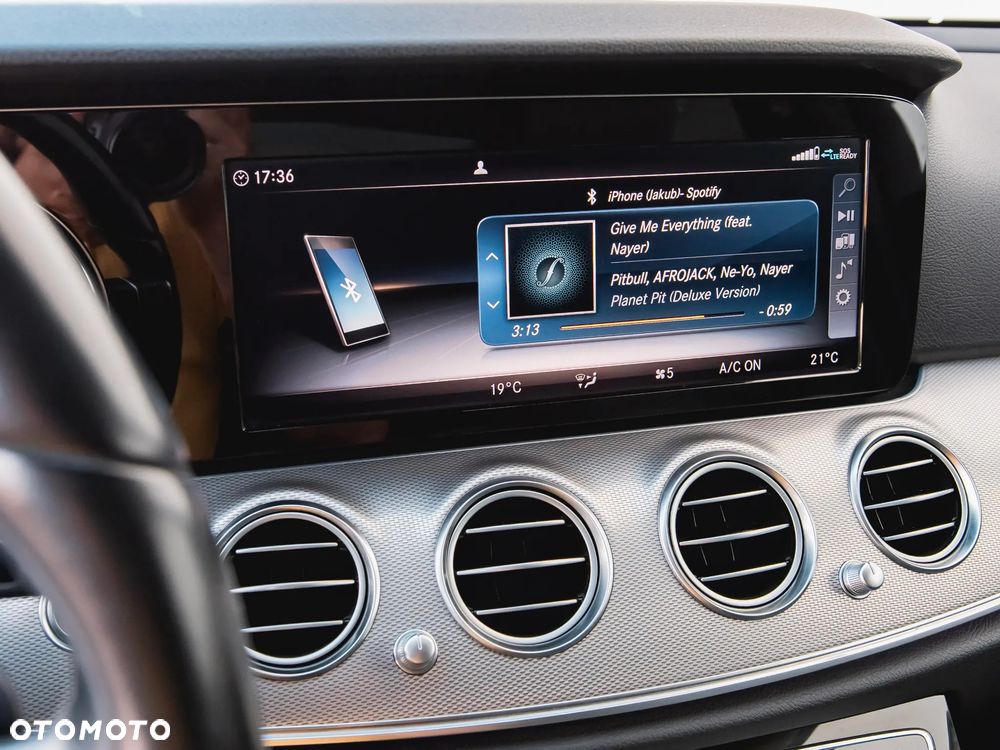 Mercedes-Benz Klasa E 200 d 9G-TRONIC - 23