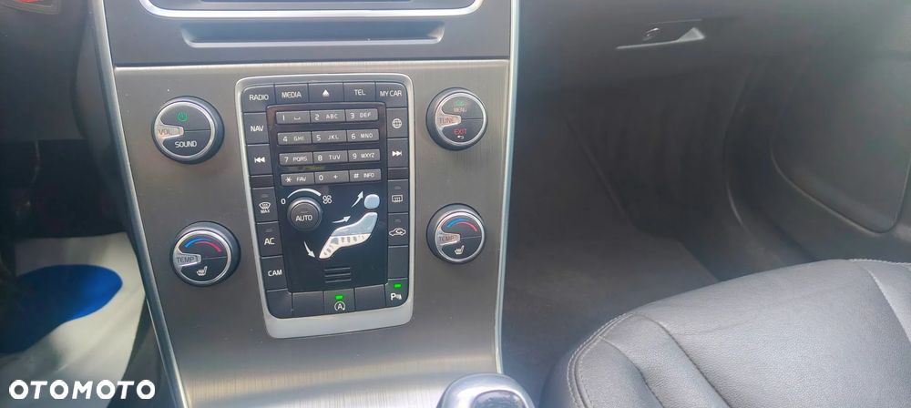 Volvo V60 D4 Summum - 27