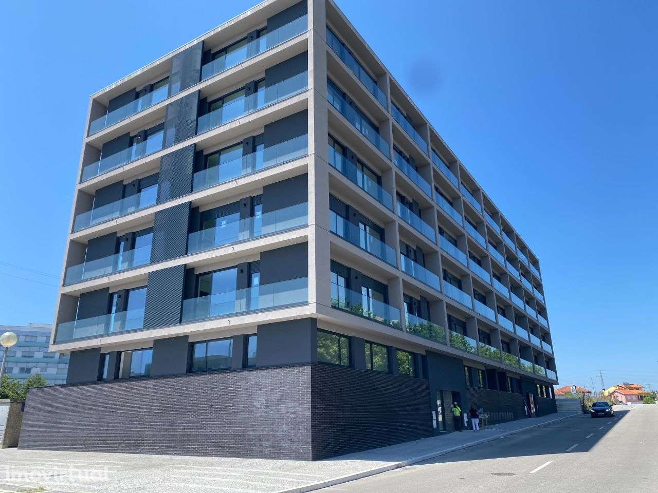 APART. T0 NOVO C/ VAR.- 44M2 PRONTO A HABITAR - PERTO HOSPITAL S.JOÃO - Grande imagem: 4/17