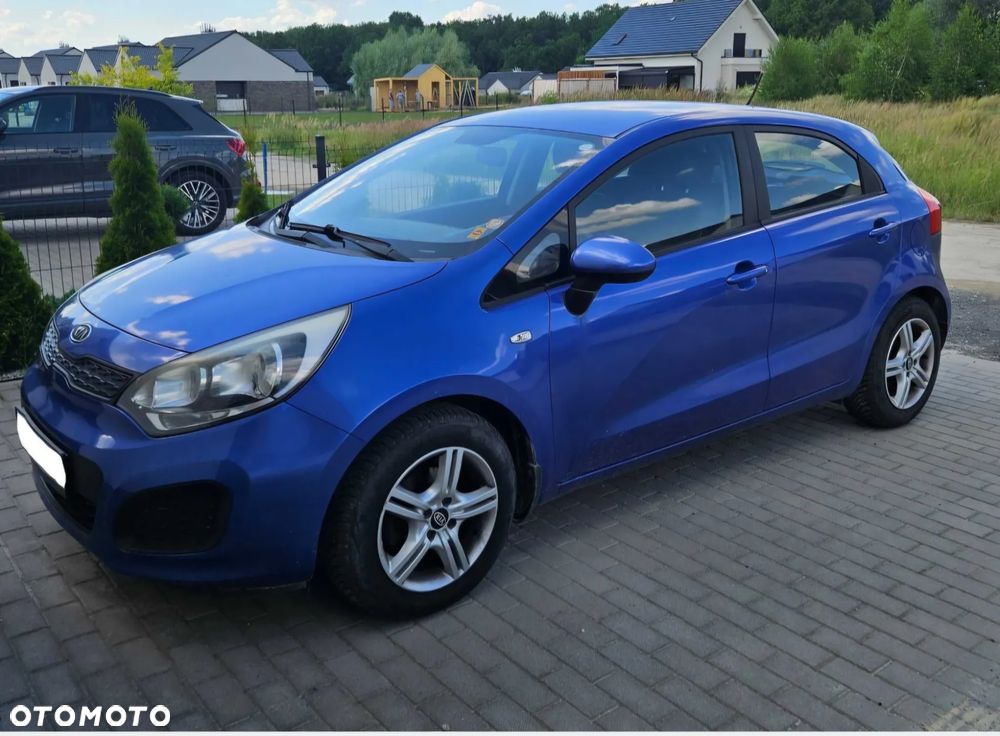Kia Rio 1.2 L - 2