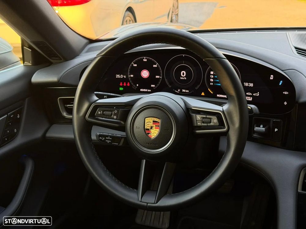 Porsche Taycan 4S - 31