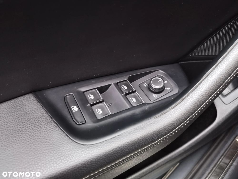 Volkswagen Passat 2.0 TDI SCR Highline - 36
