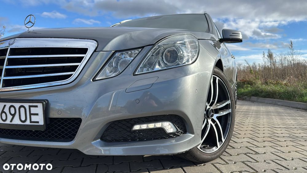 Mercedes-Benz Klasa E 300 T CDI DPF BlueEFFICIENCY 7G-TRONIC Avantgarde - 2