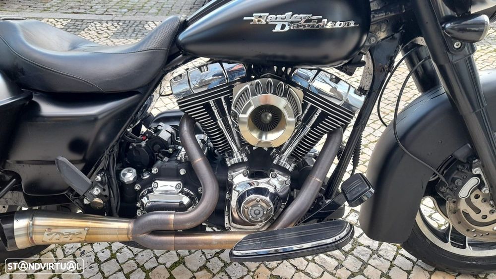 Harley-Davidson FLH X Street Glide - 10