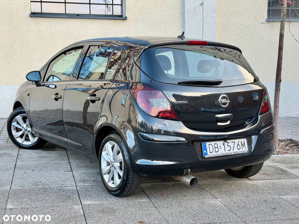 Opel Corsa 1.2 16V Cosmo - 26