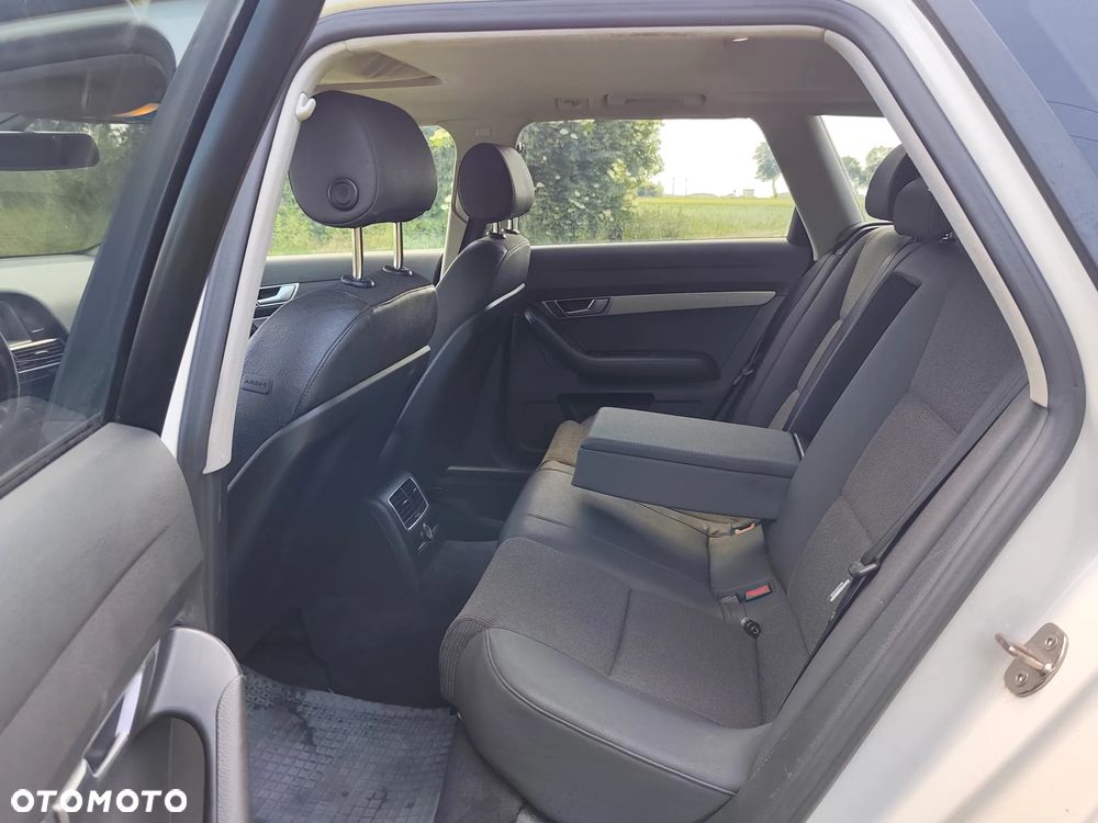 Audi A6 Allroad - 25