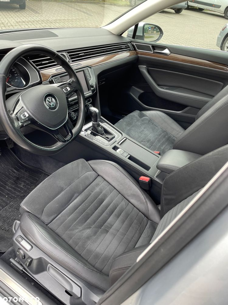 Volkswagen Passat Variant 2.0 TDI SCR DSG Highline - 24