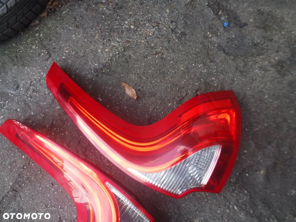 Volvo XC60 I  lampa tyl led prawa lewa stan bdb - 3