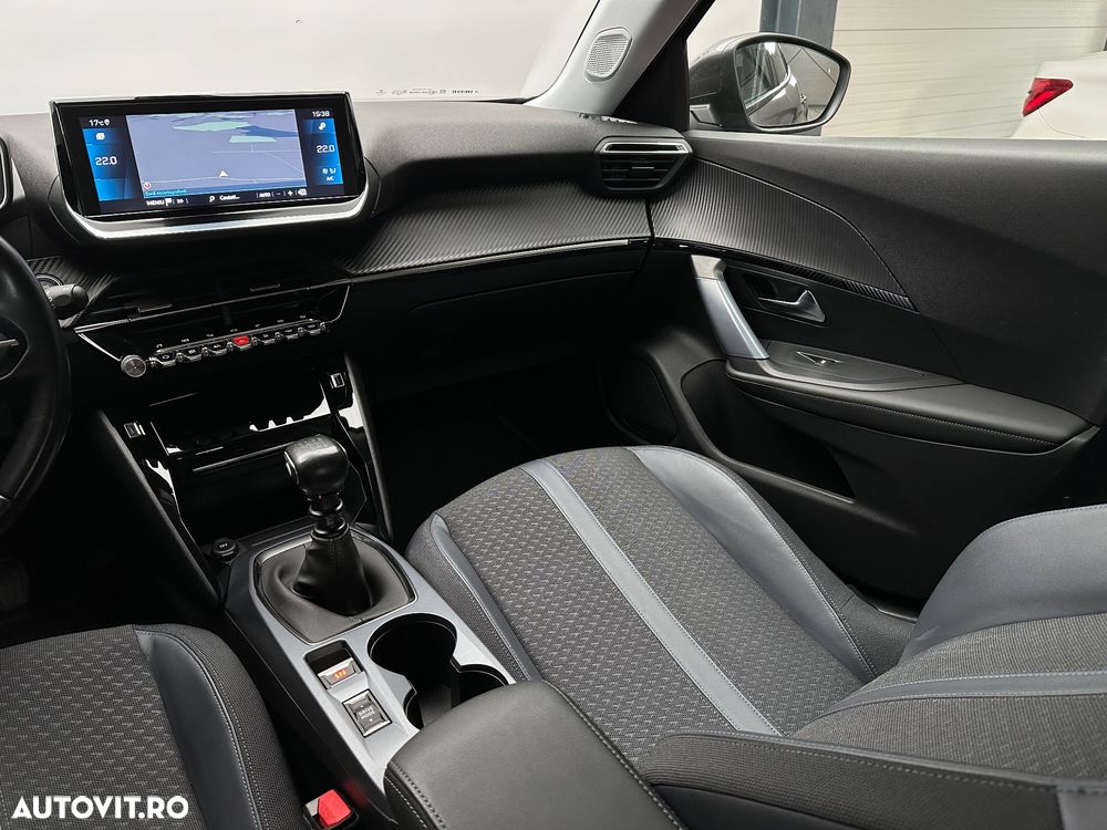 Peugeot 2008 1.2 PureTech Turbo S&S Allure - 29