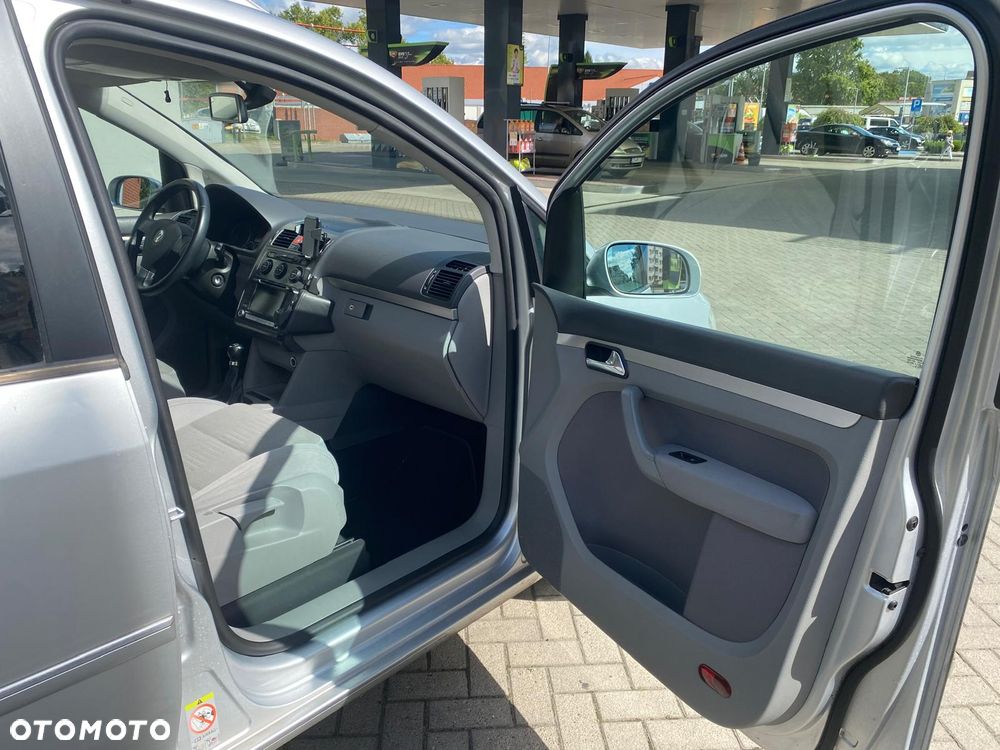 Volkswagen Touran 2.0 TDI Highline - 7