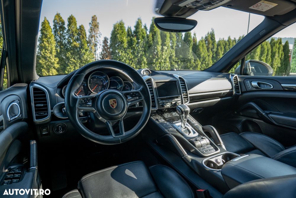 Porsche Cayenne 3.0 L - 18