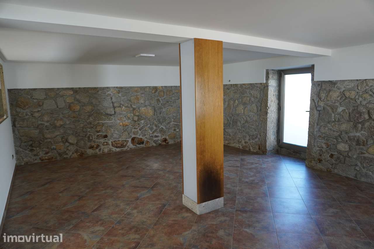 Moradia T3 isolada com jardim e garagem - Grande imagem: 3/21