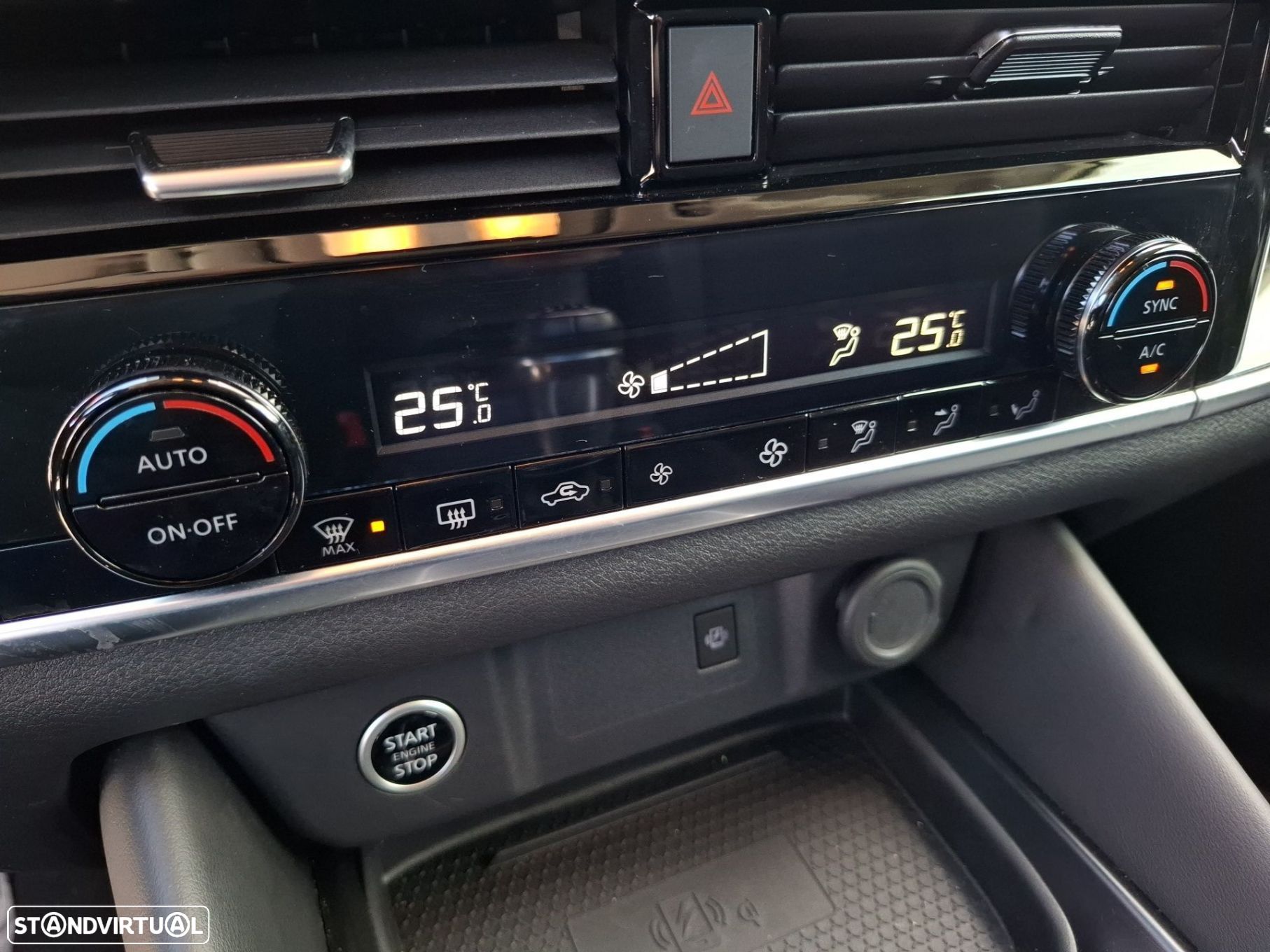 Nissan Qashqai 1.3 DIG-T N-Connecta LED+SKY - 19