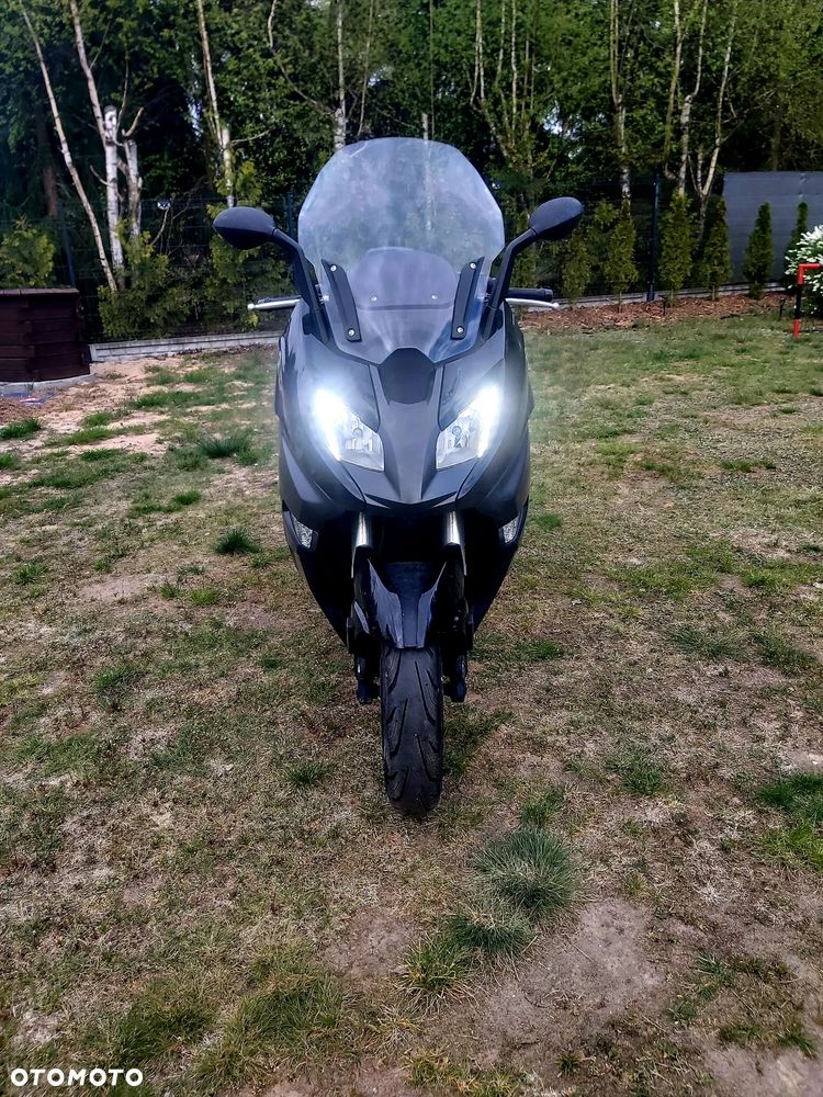 BMW F - 21