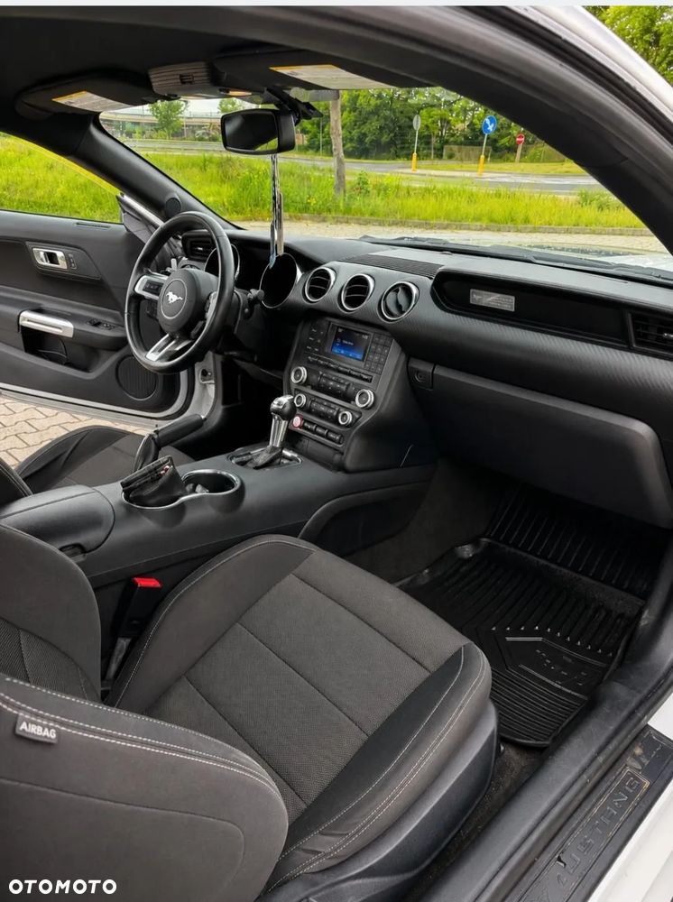 Ford Mustang 3.7 V6 - 6
