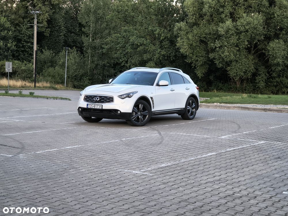Infiniti QX70 - 3